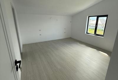 Casă individuală cu 4 camere cu Canalizare în Pantelimon - 7