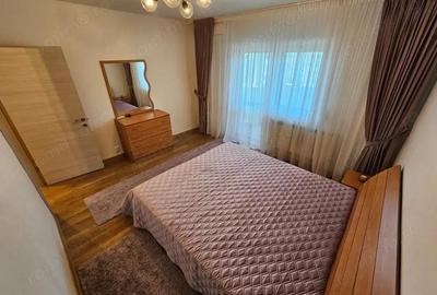 Apartament cu 3 camere decomandat în Vitan