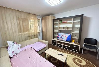 Apartament cu 2 camere decomandat în Tei