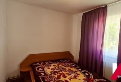 Inchiriez apartament 3 camere,situat pe B-dul Mihai Viteazu, et.3 - 4