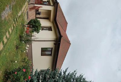 Casă cu Teren 1200 Mp în Central