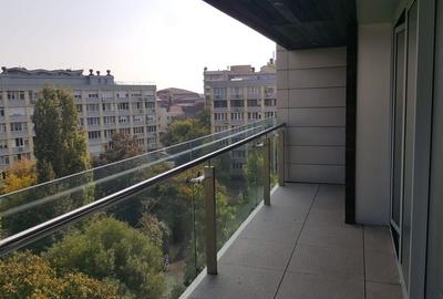Apartament cu 2 camere decomandat, mobilat în Arcul de Triumf
