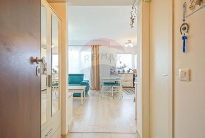 Apartament cu 2 camere semidecomandat, mobilat în Tractorul - 6