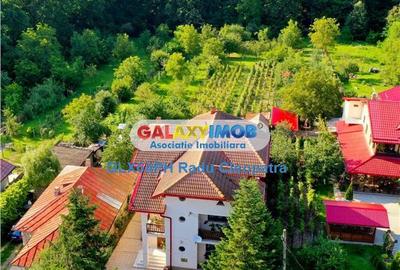 Casă cu 6 camere cu Teren 2099 Mp în Central