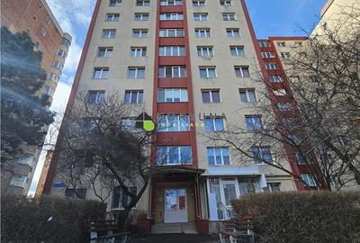 Apartament cu 3 camere decomandat în Florilor - 3