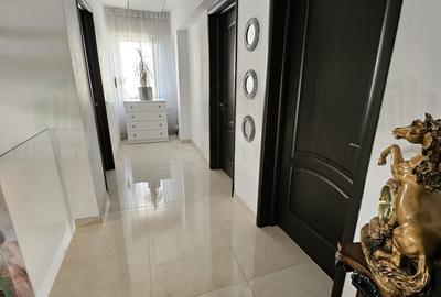 Casă Individuala - P+1E+Pod - 4 camere - 33