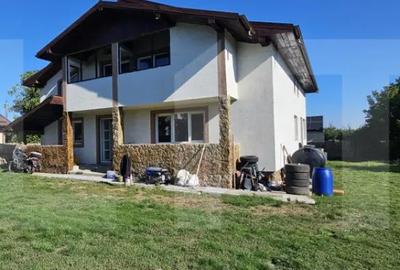 Casă cu 7 camere cu Teren 1200 Mp în Central - 3