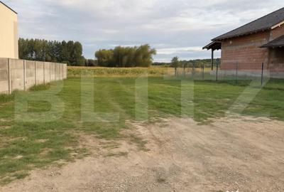 Teren de 424 mp, în Micești