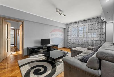 Apartament cu 3 camere semidecomandat, mobilat în Boul Roșu