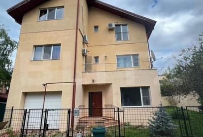 Vila deosebita cu 9 camere, 300 mp, zona Jolie Ville