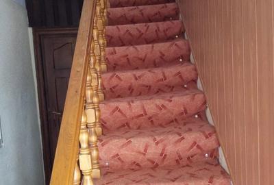 Casă cu 4 camere decomandat în Central