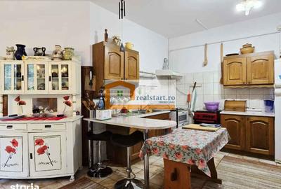 Casă cu 9 camere cu Teren 1800 Mp în Central - 15