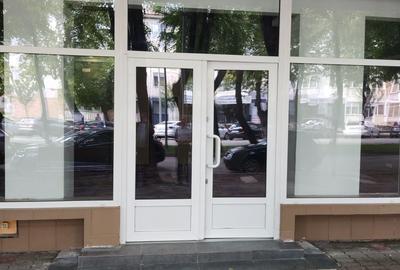 Spațiu comercial, de 90 mp, în Central - 8