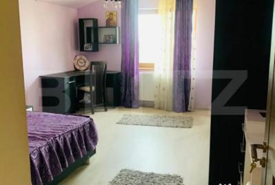 Casă cu 7 camere cu Teren 2100 Mp în Cârcea