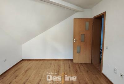 Casă cu 3 camere cu Canalizare în Noua - 2