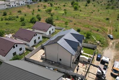 Duplex cu 4 camere cu Canalizare în Central - 24