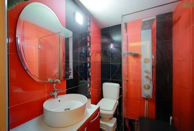 De vanzare apartament cu 1 camera si spatiu comercial, in zona Decebal - 5