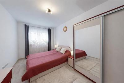 Apartament cu 4 camere decomandat, mobilat în Tractorul - 6