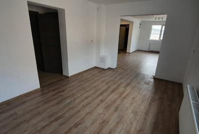 Spațiu comercial, de 210 mp, în Central - 18