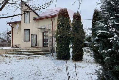 Casă cu 3 camere cu Teren 861 Mp în Traian - 1