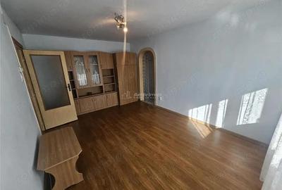 Resita, 2 Cam. Cf. 1, Et. 1, Bulevard, Micro 1 - 1