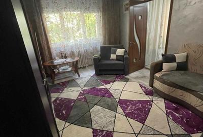 Apartament cu 2 camere semidecomandat în 7 Noiembrie