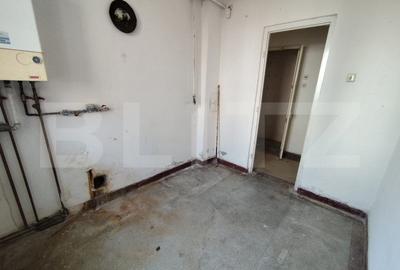 Apartament de vanzare cu 2 camere in Cugir, pretabil si pentru spatiu comercial. - 8