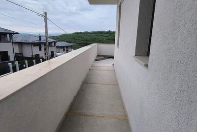 Casă cu 5 camere cu Teren 445 Mp în Cug