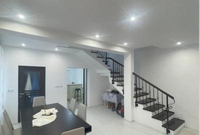 Duplex de vanzare, cu 8 camere, 300 mp, zona centrala Duplex de vanzare, cu 8 camere, 300 mp, zona centrala - 2