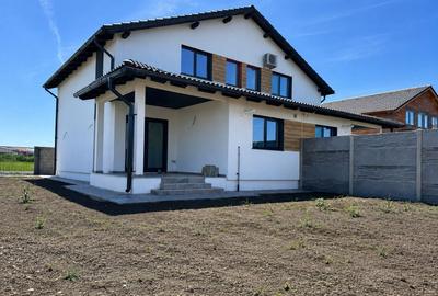 Duplex cu 4 camere cu Canalizare în Moșnița Nouă - 3