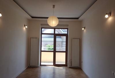 Apartament cu 3 camere decomandat, mobilat în Cotroceni