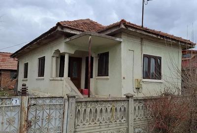 Casă cu 3 camere cu Teren 571 Mp în Bălănești - 1