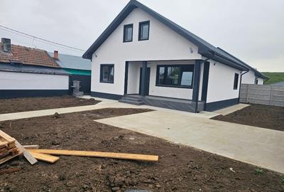 Casă individuală cu 3 camere cu Canalizare în Valu lui Traian - 6