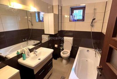 Apartament cu 3 camere decomandat, mobilat în Central