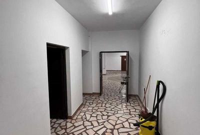 Spațiu comercial, de 220 mp, în Uverturii - 1
