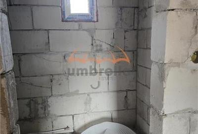 Casa de vanzare in Fundatura front 25m la E576/ 1C. - 30