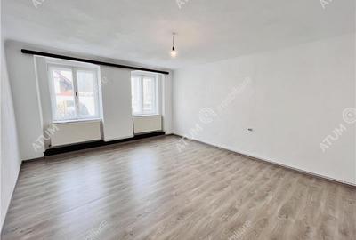 Apartament renovat la casa cu 3 camere si pivnita in Orasul de Jos - 2