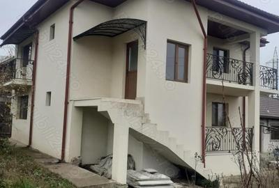 Casă în Central - 1