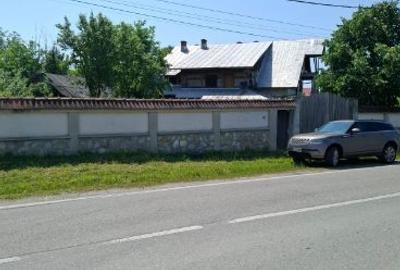 Vila P+1 cu teren 4500mp si garaj la DN 67 NOVACI drumul spre Ranca 18km.