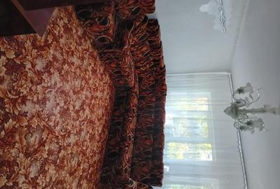 Casă cu 5 camere cu Teren 800 Mp în Central