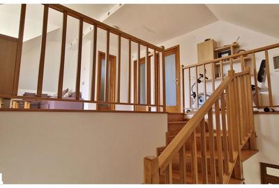 Casă cu 5 camere cu Canalizare în Florilor - 7