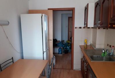 INCHIRIEZ apartament 3 camere ,renovat,zona Centrala - 2