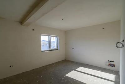 Casă cu 4 camere cu Teren 235 Mp în Central - 10