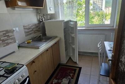 Apartament cu 3 camere semidecomandat în Progresul - 3