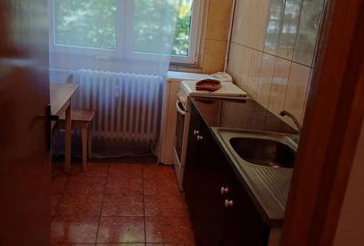 Apartament cu 2 camere în Tei