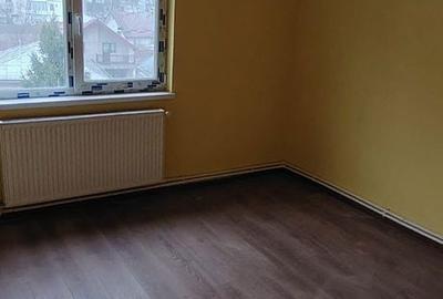 Apartament cu 4 camere decomandat în Central - 1