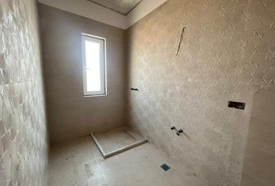 Vila - 4 camere - in ansamblu rezidential-3 bai - apa curenta- str asfaltata - 5