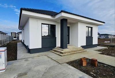 Casă cu 4 camere cu Teren 90 Mp în Central - 2