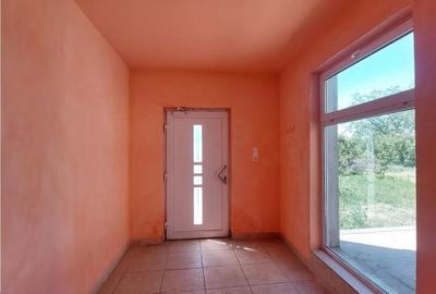Casă cu 5 camere decomandat cu Teren 2155 Mp în Periam - 2