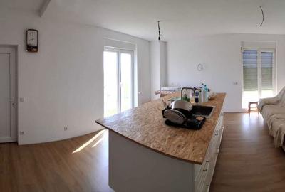 Casă cu 4 camere cu Teren 1113 Mp în Central - 1